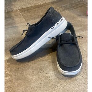 Hey Dudes.  Size 8 very good condition